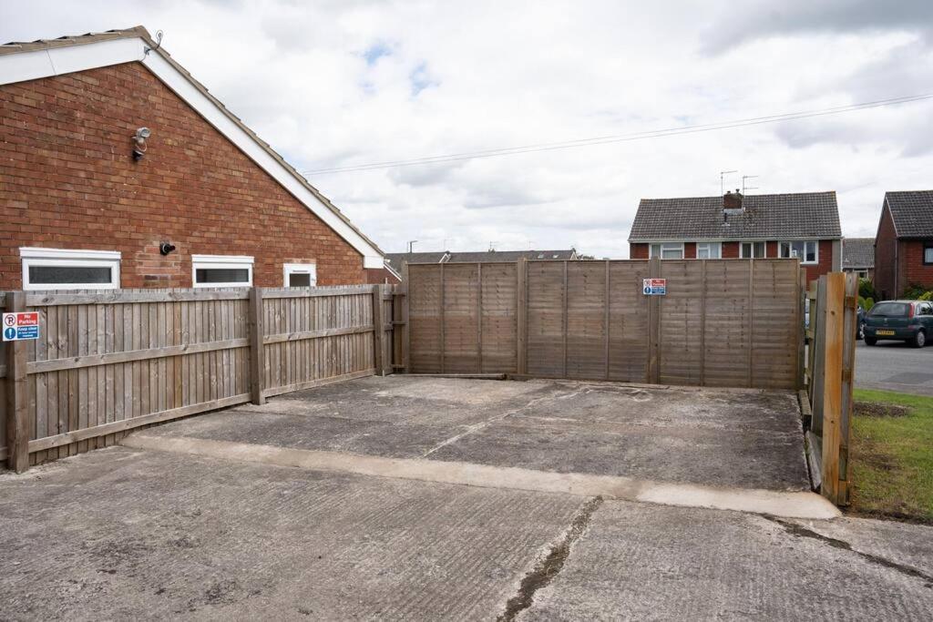 Bungalow In Keynsham Luaran gambar