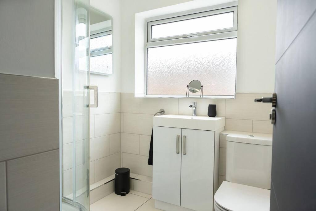Bungalow In Keynsham Luaran gambar